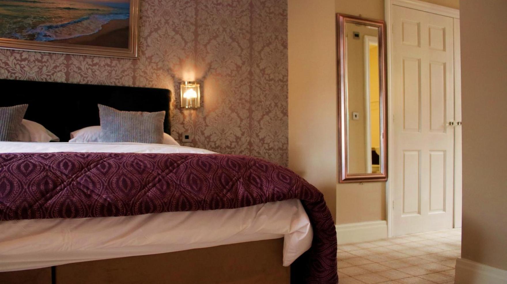 Bowness Bay Suites (Adults Only) מראה חיצוני תמונה