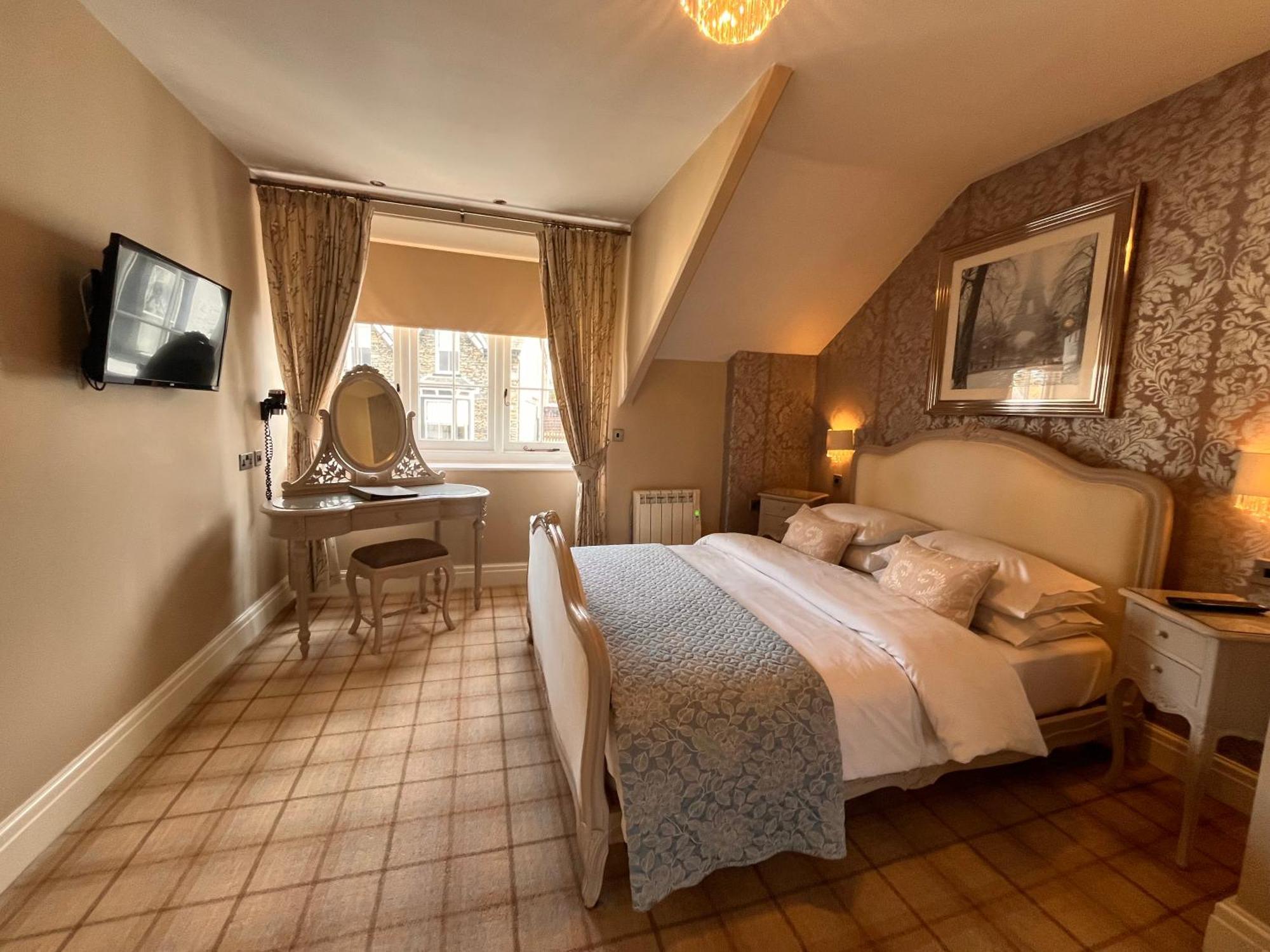 Bowness Bay Suites (Adults Only) מראה חיצוני תמונה