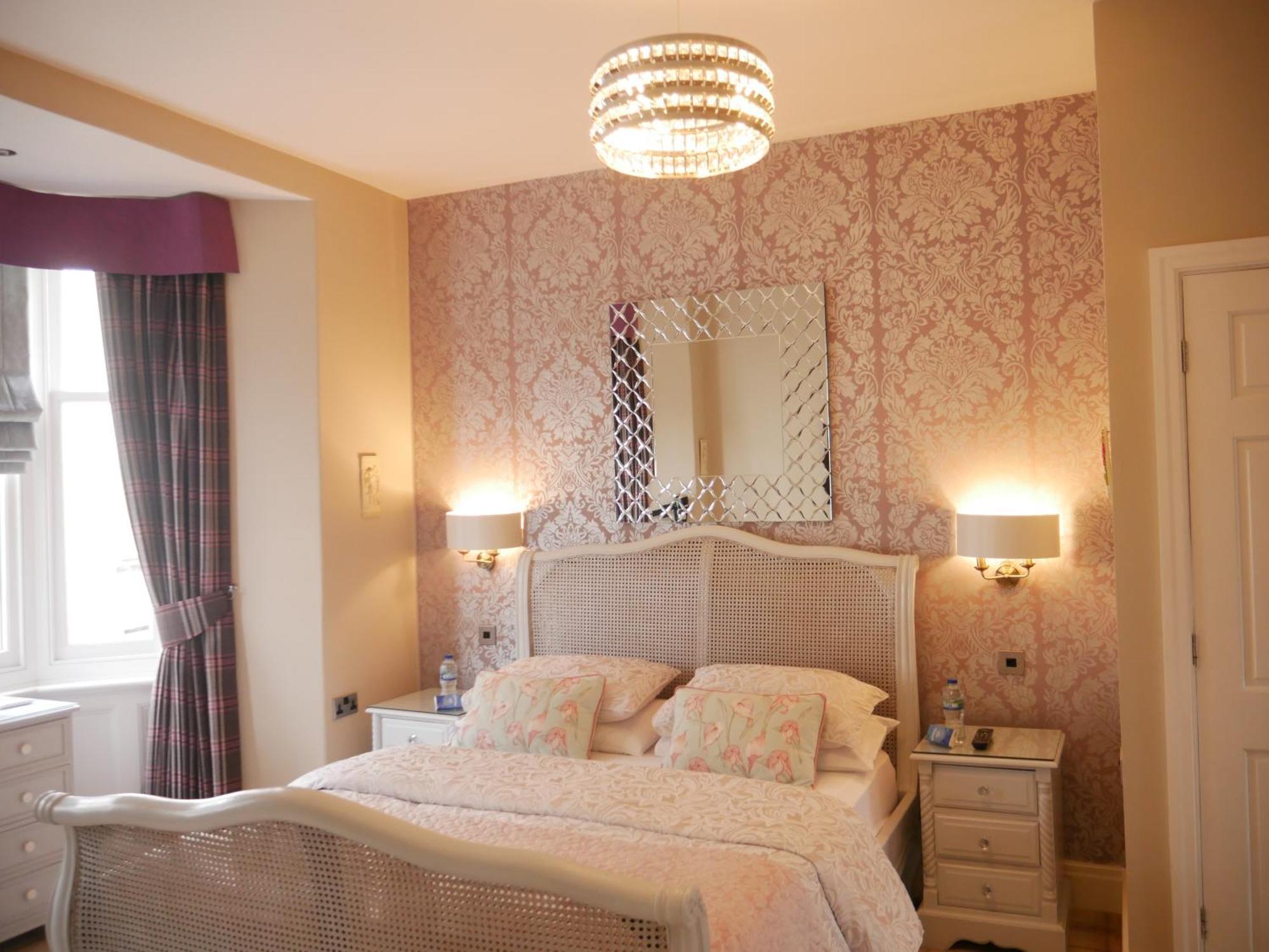 Bowness Bay Suites (Adults Only) מראה חיצוני תמונה