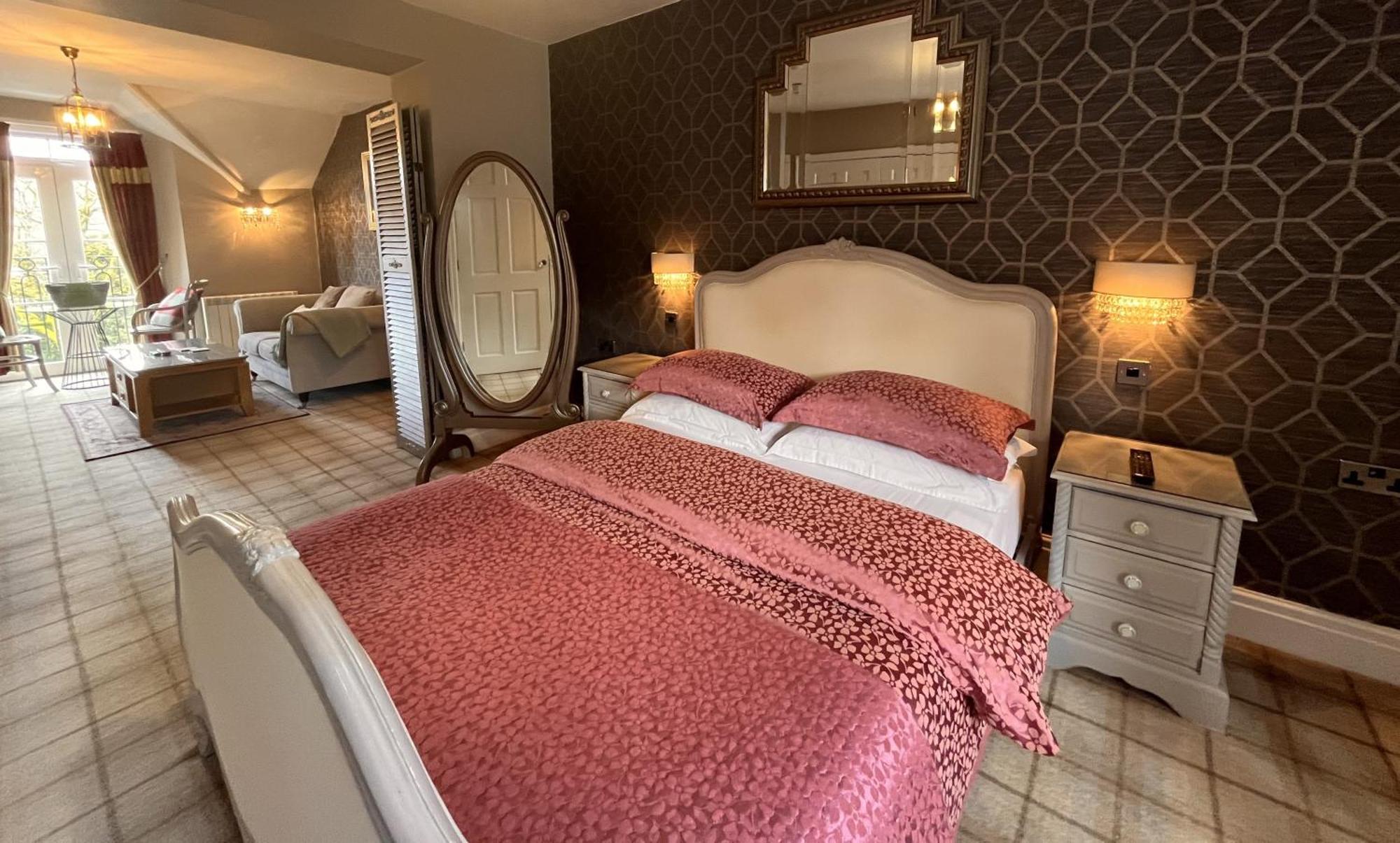 Bowness Bay Suites (Adults Only) מראה חיצוני תמונה