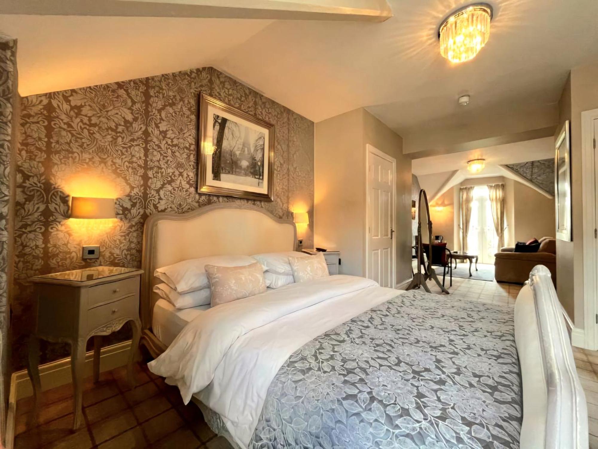 Bowness Bay Suites (Adults Only) מראה חיצוני תמונה