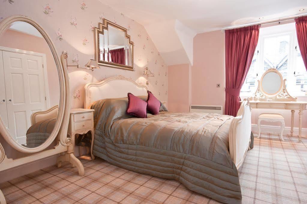 Bowness Bay Suites (Adults Only) מראה חיצוני תמונה