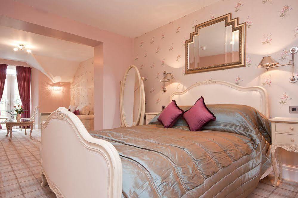 Bowness Bay Suites (Adults Only) מראה חיצוני תמונה