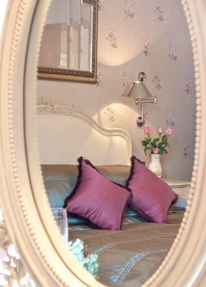Bowness Bay Suites (Adults Only) מראה חיצוני תמונה